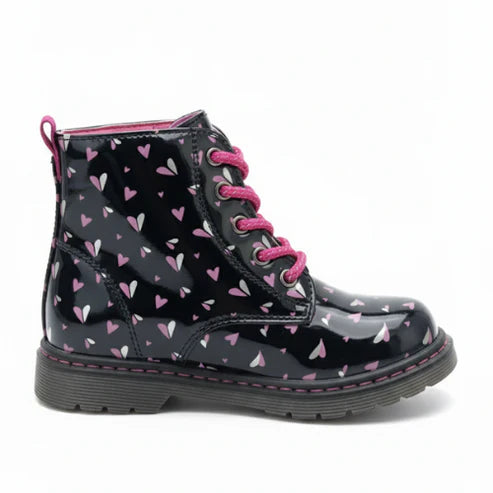 Paire de bottines enfant noires décorées de petits cœurs roses, style moderne