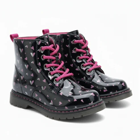 Bottines pour enfant noires avec motifs de cœurs roses et lacets roses